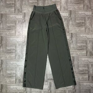 Women’s Athleta Nolita Wide Leg Stretch Waist Athletic Pants Size 4